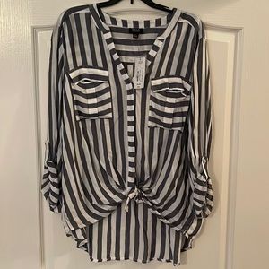 a.n.a women’s grey/white stripe tie knot blouse XXL